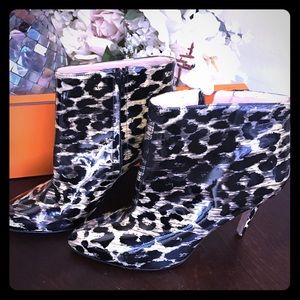 Anne Klein -patent leather leopard ankle boots