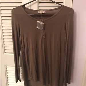 Light weight long sleeved shirt