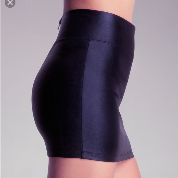 High waisted bebe mini skirt