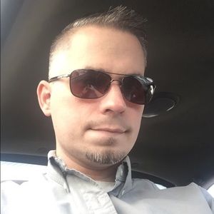 Meet your Posher, Adam