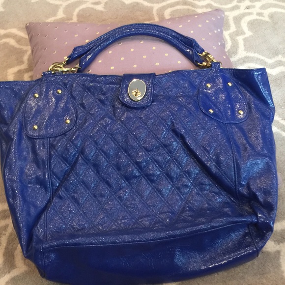 Blue Old Navy 20 inch hand/travel bag.