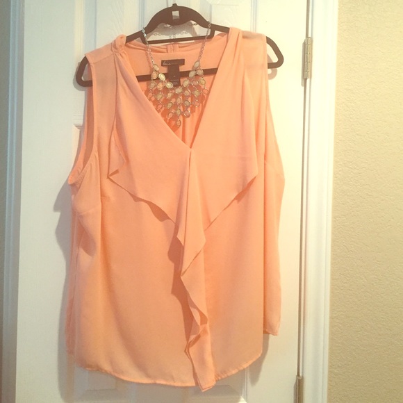 Fun flirty peach blouse