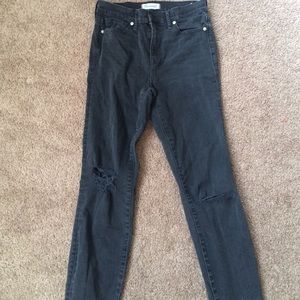 Black high rise skinny ripped jeans size 29 or 8.