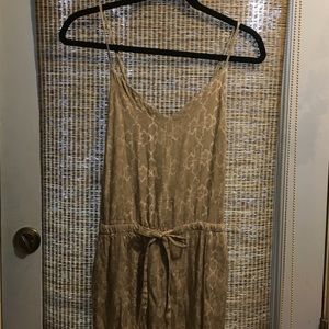 LIGHTWEIGHT ROMPER