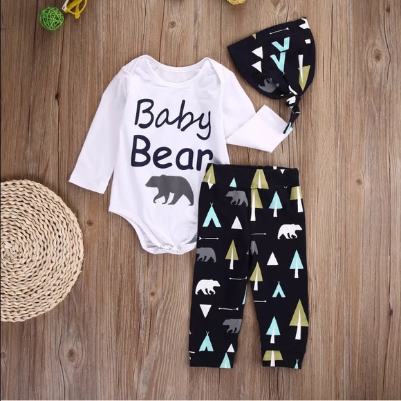 SOLD 🆕Baby Bear Outfit Set