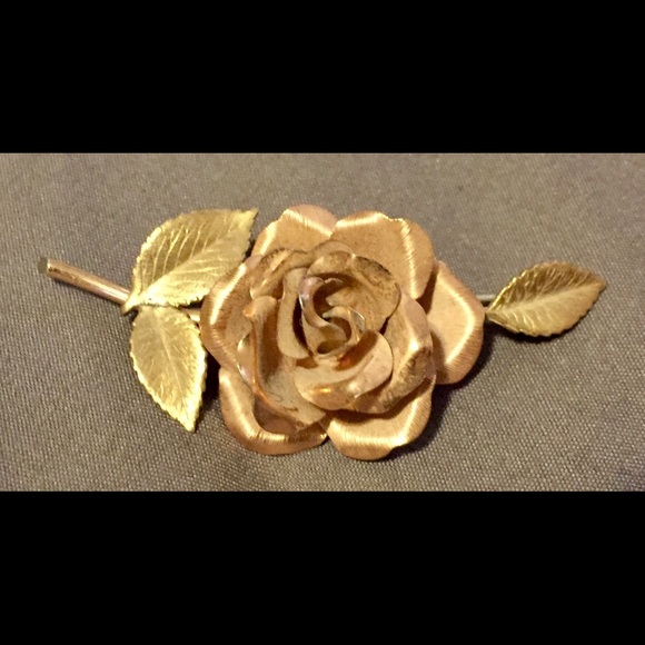 Vintage single long stem rose. Classic beauty