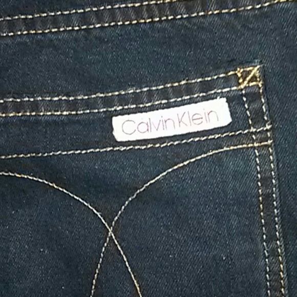 Shorts - Picture 3 of 4