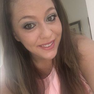 Meet your Posher, Roxanne