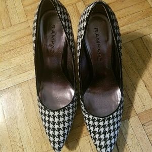 Rampage Houndstooth Pumps