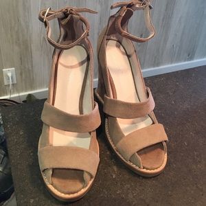 Never worn Jeffrey Campbell Dakota wedge sandals