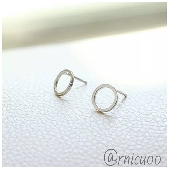 ✨1 Gold Left✨Gold Circle Modern Stud Earrings - Picture 4 of 4