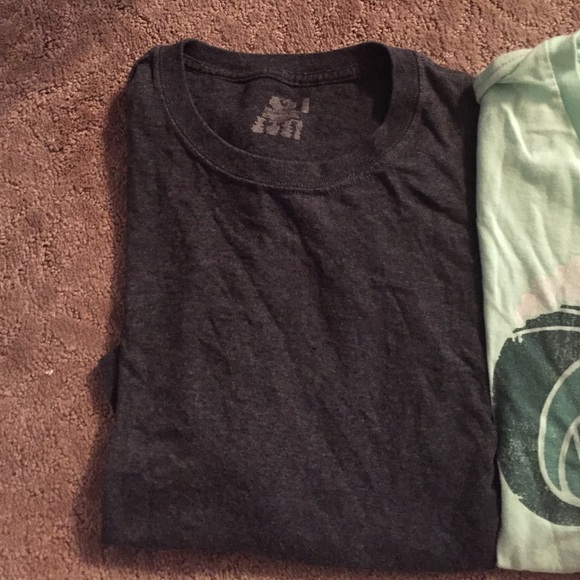 Men's T shirt bundle - Picture 2 of 4