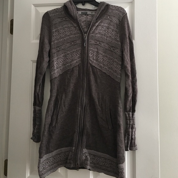 Athleta sweater