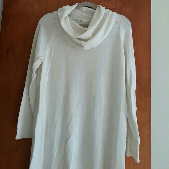 Tahari sweater, worn once - Picture 1 of 2