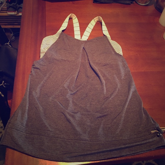 Lululemon grey & white workout tank, size 6
