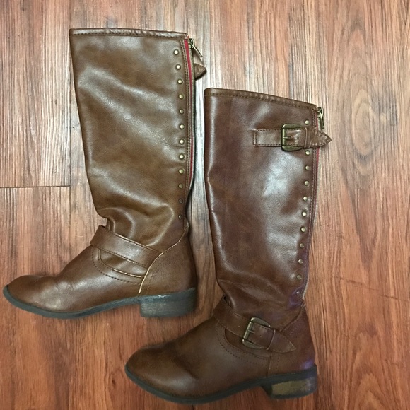 Girls brown boots