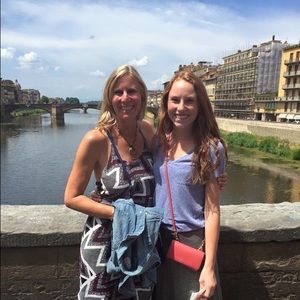 Meet your Posher, Stephanie