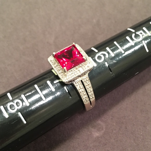 ❌SOLD❌Ruby & Diamonds White Gold Ring Size 6.75 - Picture 2 of 4