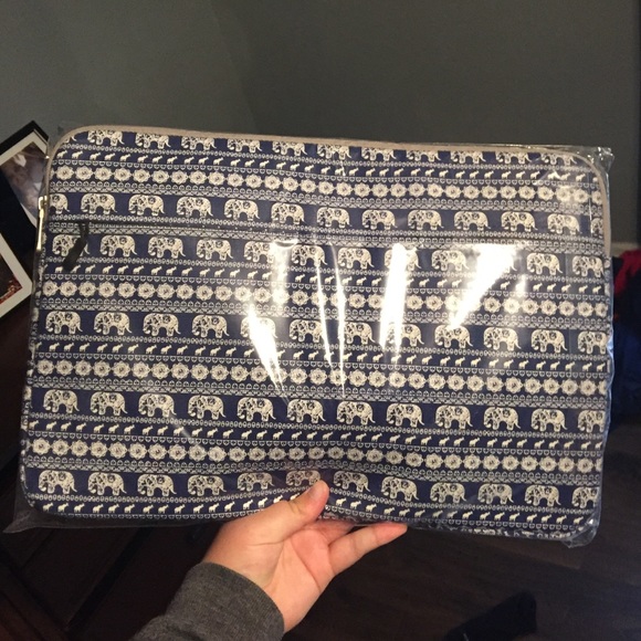 BRAND NEW 15.6 laptop case!!!