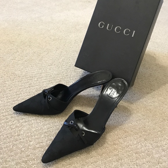 Gucci - ????FLASH SALE•Price FIRM????Pretty Gucci Shoes (used) from H&#39;s closet on Poshmark