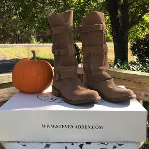 Steve Madden Buck suede boot