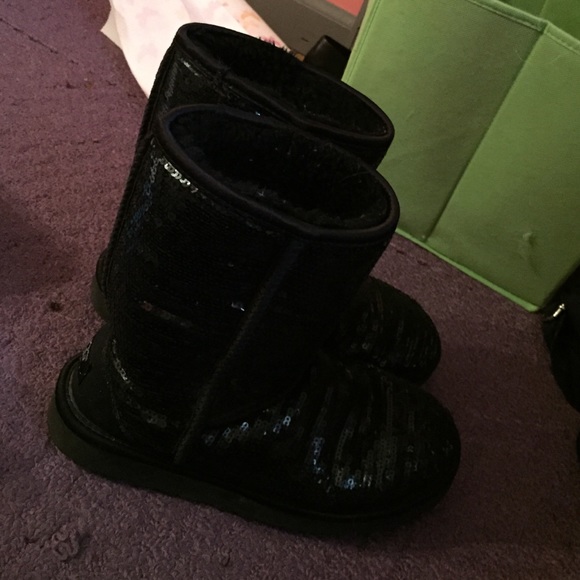 Black sparkly uggs