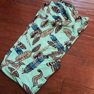 LuLaRoe TC feather boho leggings *unicorn hunters*