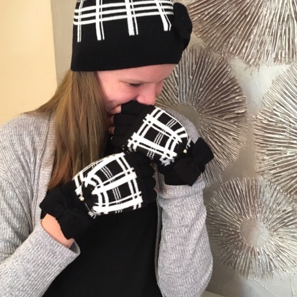 Last pair! HP 🎉 Kate Spade Plaid Gloves - Picture 2 of 2