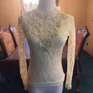 Long sleeve elegant lace blouse