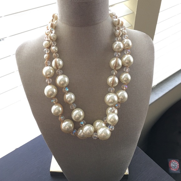 🌟NWOT🌟 Cream Pearl Statement Necklace