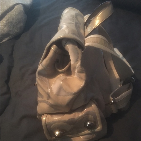 Coach ❤️ Poppy Gold Backpack! - Picture 3 of 4