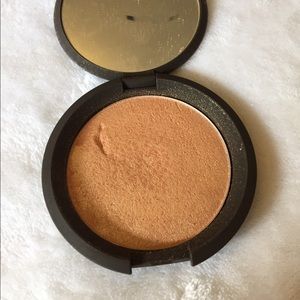 BECCA Champagne Pop