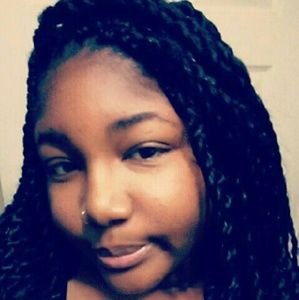 Meet your Posher, Carlisha