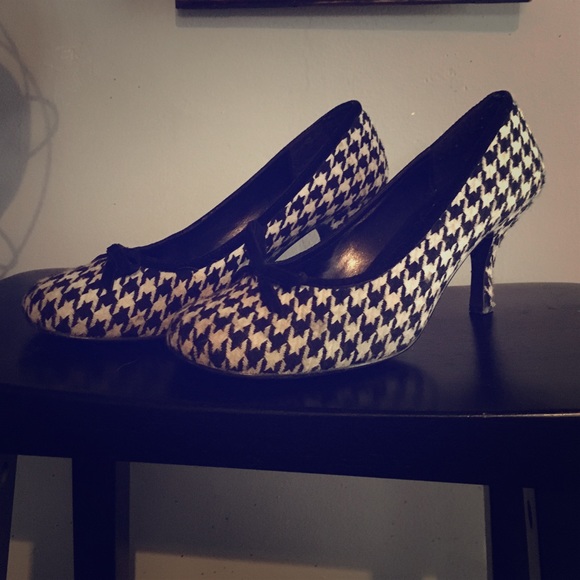 Houndstooth Heels