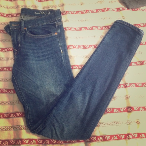 GAP skinny jeans