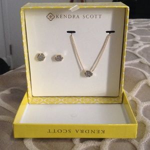 Kendra Scott Gift Set
