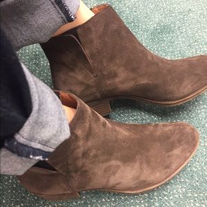 Brown suede Lucky Brand booties