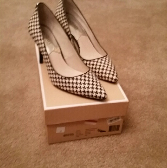Black/White Michael Kors Pumps