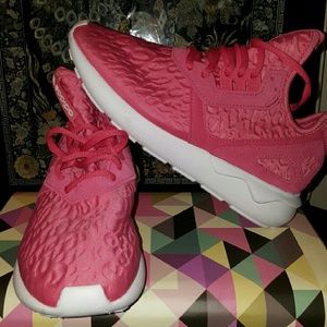 NIB Adidas Tubular Runner W Size 7 women