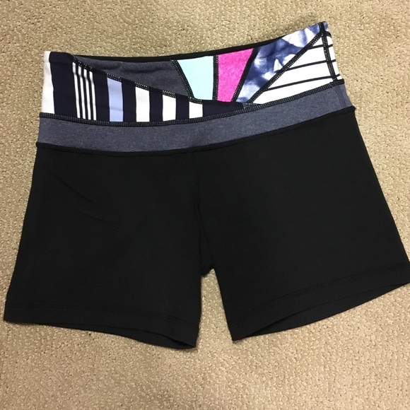 Lululemon reversible crops