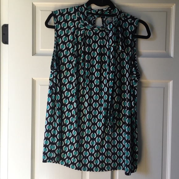 Women's sleeveless tie-neck blouse 1x