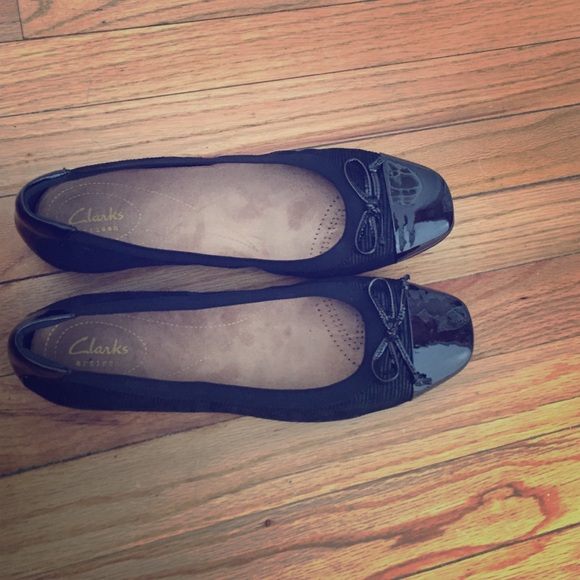 Never worn black clarks flats!