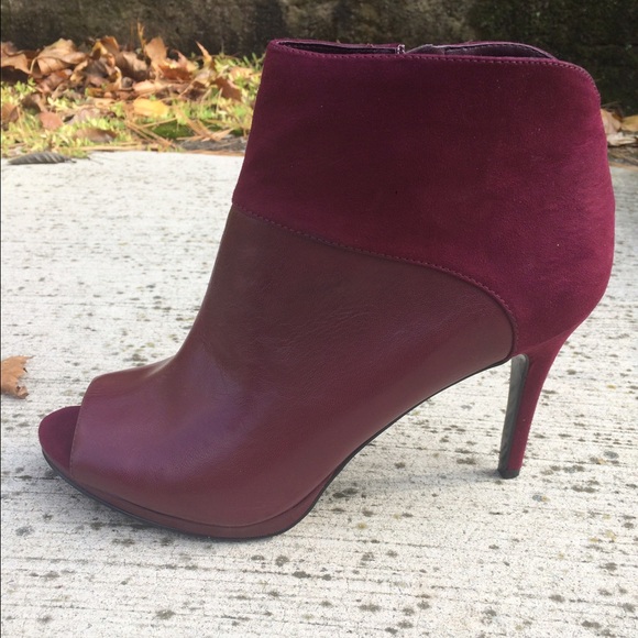 Nine West Getonito ankle bootie