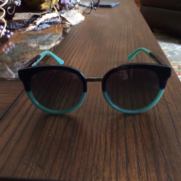 Tory Burch Accessories - Tory Burch Sunglasses