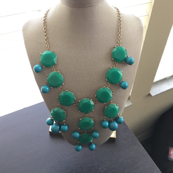 🌟NWOT🌟Long Turquoise Bubble Statement Necklace