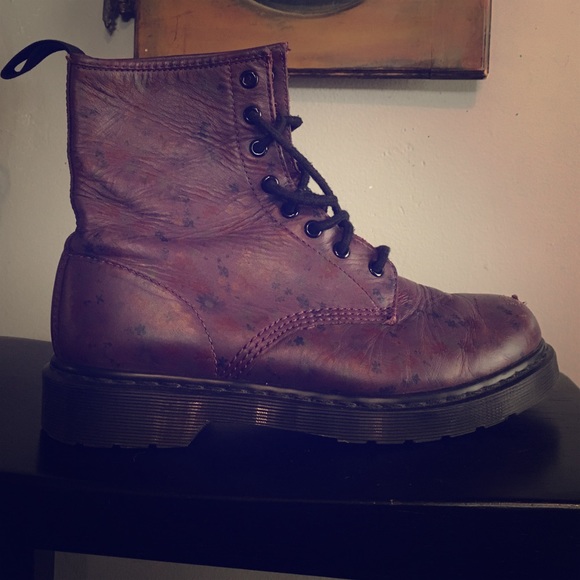 🎈SALE🎈Doc Martens purplish/oxblood 8 hole boots