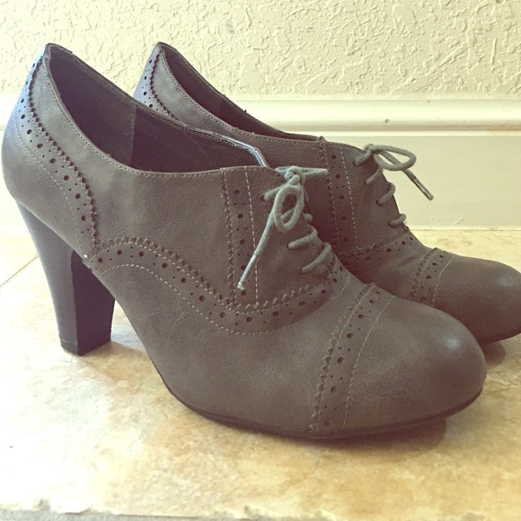 Guess Grey Oxford Wedges