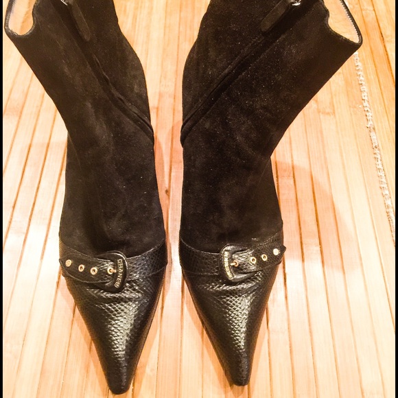 Chanel Boots vintage black suede pebbled leather