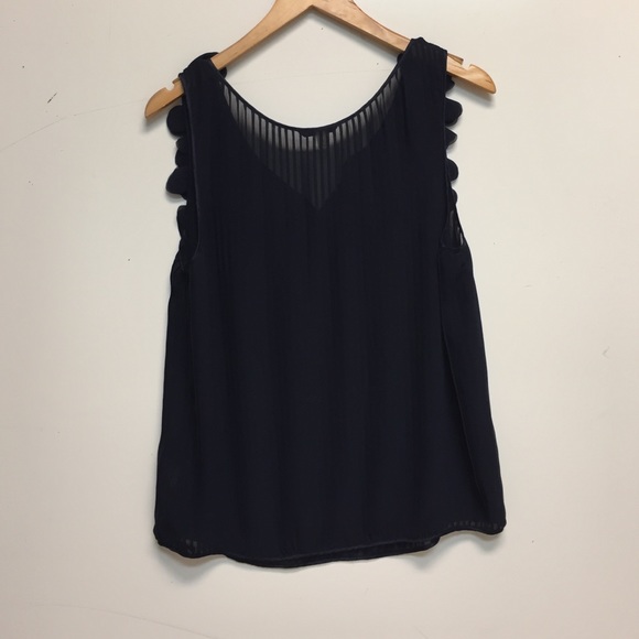 Navy simple pleated blouse - Picture 3 of 4