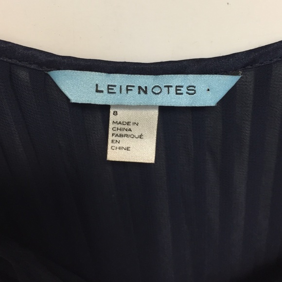 Navy simple pleated blouse - Picture 4 of 4